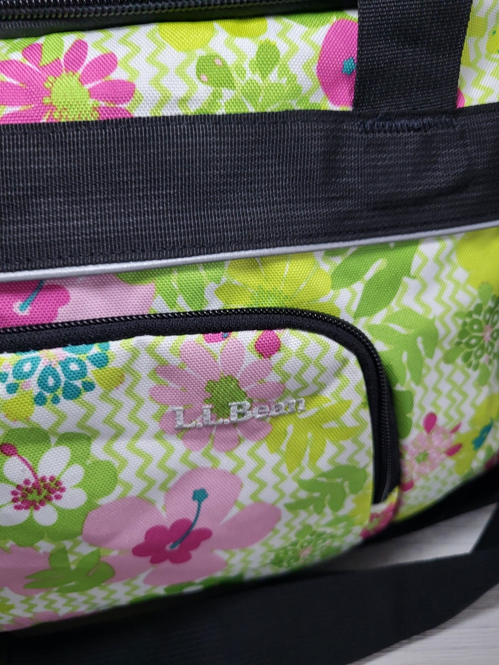 L.L. Bean Duffle Bag Retro Floral Travel Vacation Gym. - Picture 2 of 11